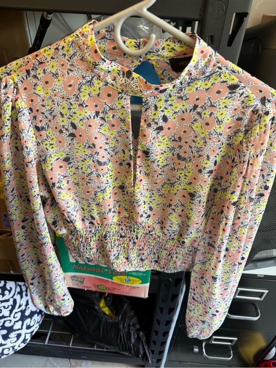 High Strret Tops - Floral Smocked Hem Long-Sleeve Blouse - Peach Multi